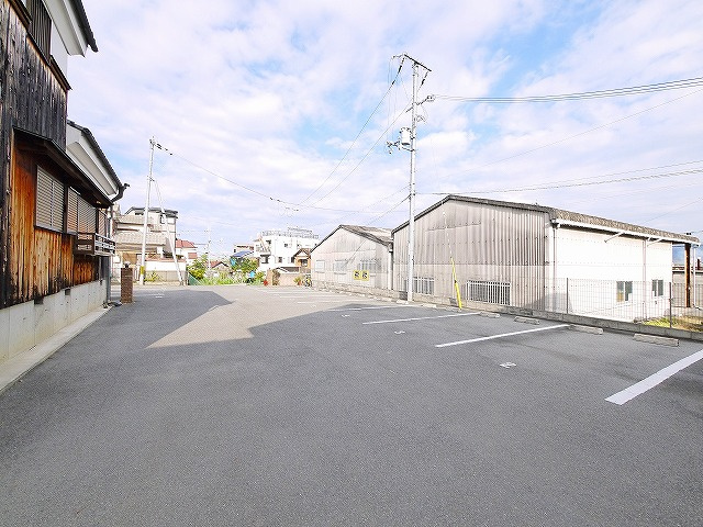 エクセルコート（昭和町）の駐車場|駐車場に車を止められます