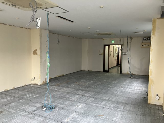 平塚市代官町の店舗事務所