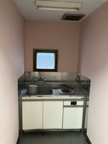 平塚市代官町の店舗事務所