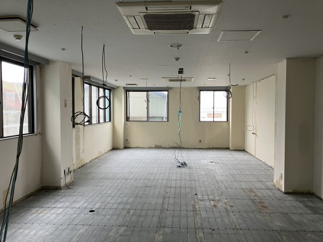 平塚市代官町の店舗事務所