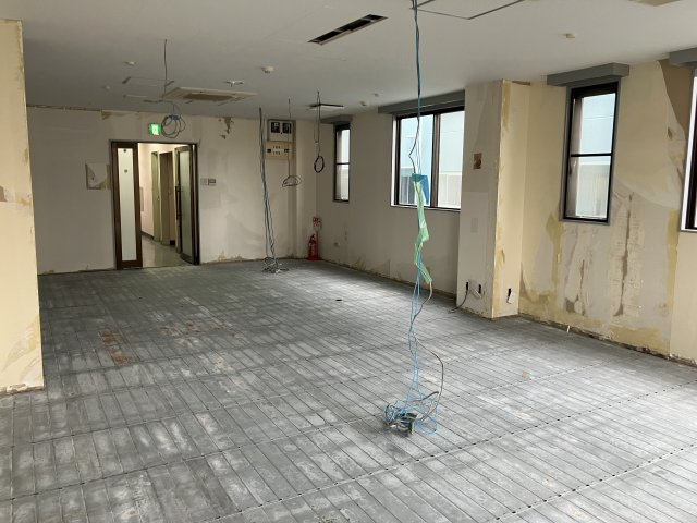平塚市代官町の店舗事務所