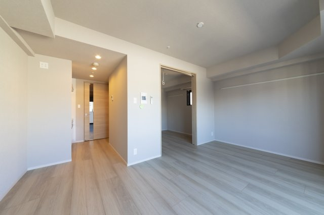 プラウドフラット錦糸町Ⅱの居間・リビング|こちらの居間で趣味の時間をお楽しみください