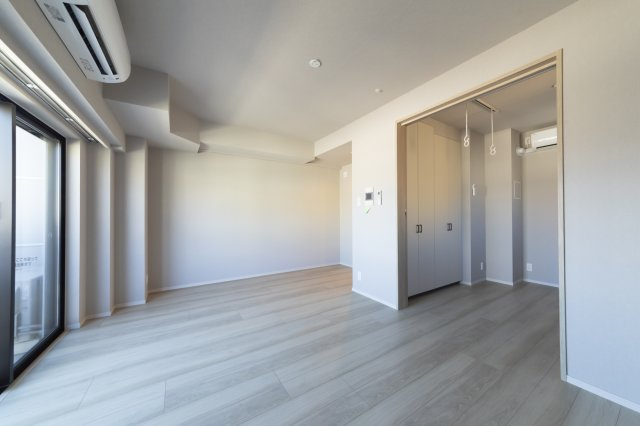 プラウドフラット錦糸町Ⅱの居間・リビング|こちらのリビングで趣味の時間をお楽しみください