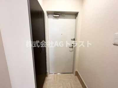 【玄関】 | Luminous coat