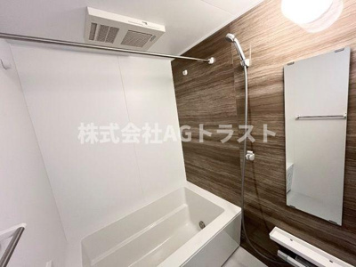 【浴室】 | Luminous coat