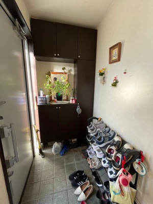 【玄関】 | 堺市南区檜尾　太陽光発電　駐車3台可能