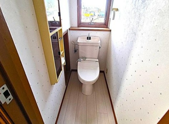 【中古】坂戸市清水町リフォーム中古住宅のトイレ|シンプルなトイレスペース☆