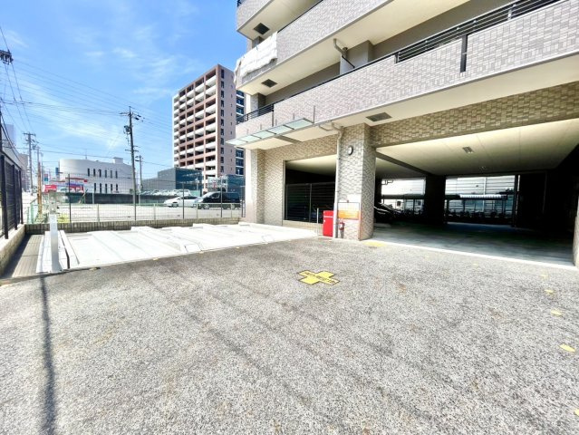 ダイアパレス赤池駅前の駐車場|敷地内駐車場