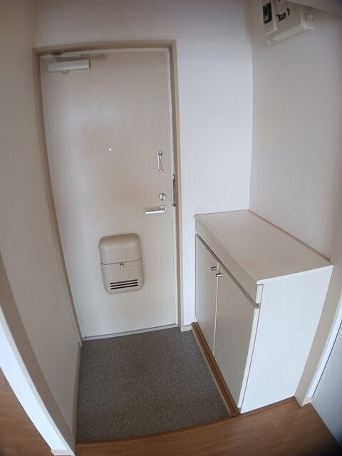 コーポウイングの玄関