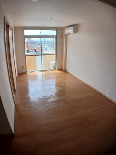 コーポウイングの居間・リビング