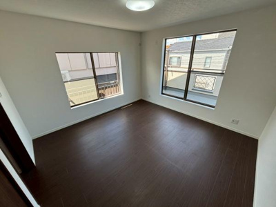 【洋室】 | 草加市金明町・戸建 | ●洋室8帖●