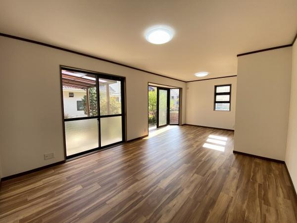 【居間・リビング】 | 西区樫野台3丁目　中古戸建