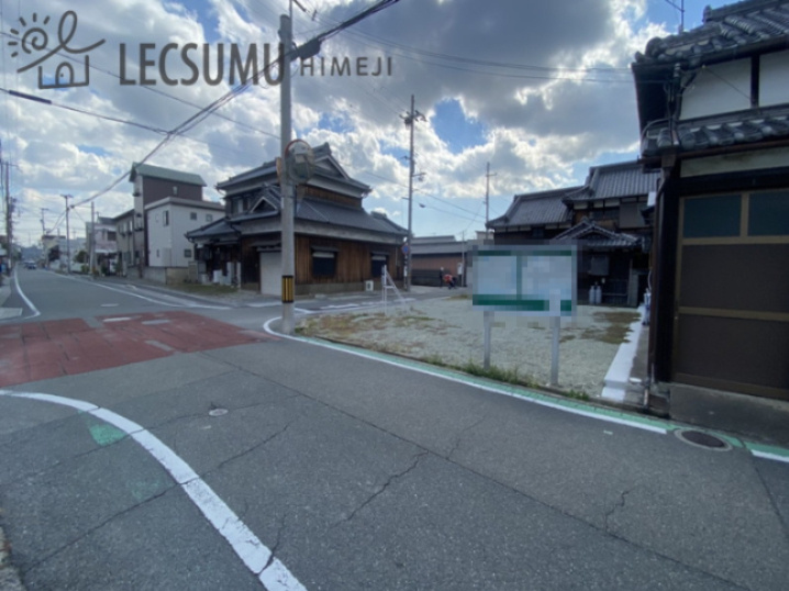 姫路市飾磨区加茂／売土地の前面道路含む現地写真