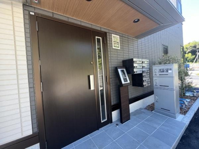 【エントランス】 | ロイヤルステージ雑賀町