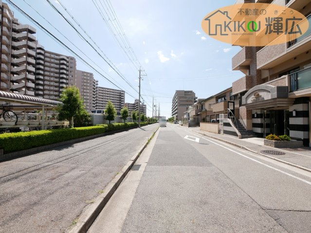 明治グランドヒル二見　2階の内装|周辺については非常に閑静な住宅街といえます。