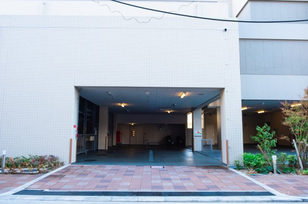 【駐車場】 | 【敷地内駐車場】タワーパーキングなので、愛車が風雨にさらされることもありません！