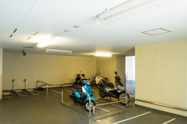 【駐輪場】 | 【駐輪場】きちんと整備されたきれいな駐輪場です！十分な広さがあり、自転車やバイクの出し入れも簡単！