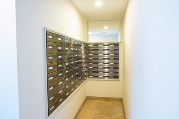 【設備】 | 【メールコーナー】シンプルで使い勝手の良い郵便受けです！いつも清潔に保たれています。