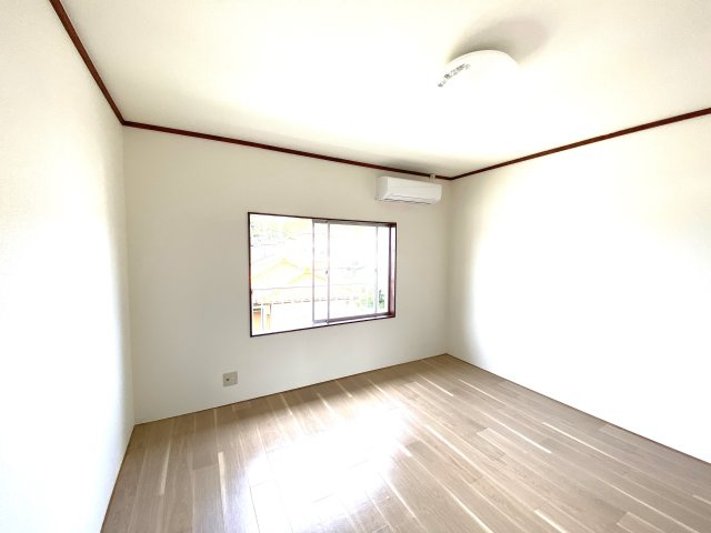 ヴィラ早野の洋室