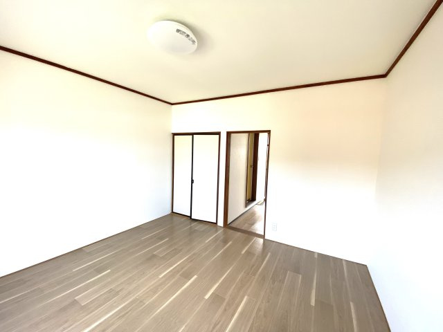 ヴィラ早野の洋室