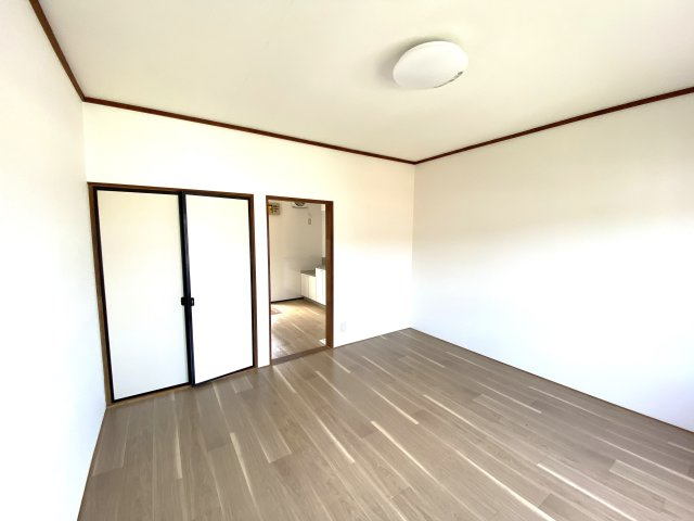 ヴィラ早野の洋室