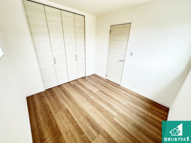 桜井市三輪　第9期　新築一戸建ての洋室|シンプルな洋室は、自分好みのインテリアが楽しめます♪ご家族とインテリアや家具を選びに行くのは新築購入時の醍醐味の一つです。ぜひお楽しみください♪