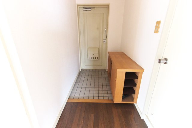 岩本マンションの玄関