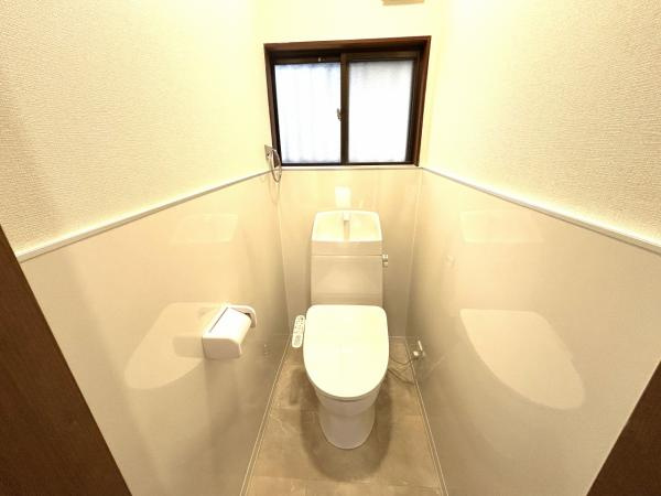 【トイレ】 | 仲介手数料無料！恩田小学校に通えるリフォーム済み中古住宅　宇部市末広町 | トイレもきれいです