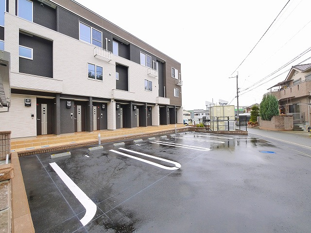 グランツ　（額田部北町）の駐車場