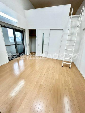 アルモニア江坂の居間・リビング