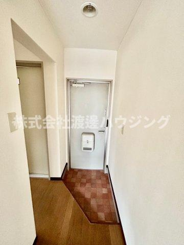 木下ハイツの玄関