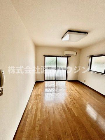 木下ハイツの居間・リビング