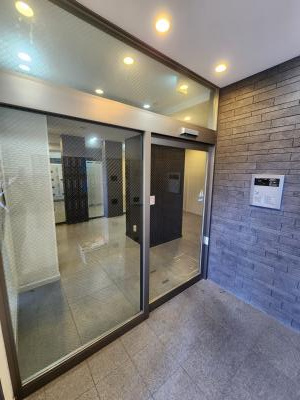 G・F二条城（グランフェニックス二条城）のエントランス