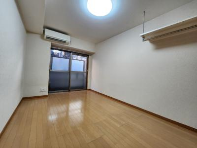 G・F二条城（グランフェニックス二条城）の居間・リビング|洋室