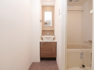 【洗面所】 | エスリード難波ザ・アーク | 忙しい朝には欠かせない洗面所です