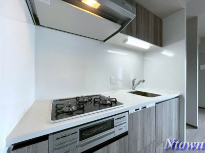 【キッチン】 | プレサンス　ロジェ　金山駅前 | コンパクトなキッチンで掃除もラクラク