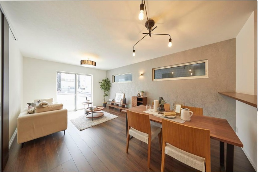 四條畷市美田町　新築戸建の居間・リビング