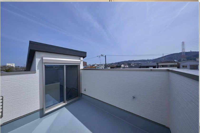 四條畷市美田町　新築戸建のバルコニー|屋上
