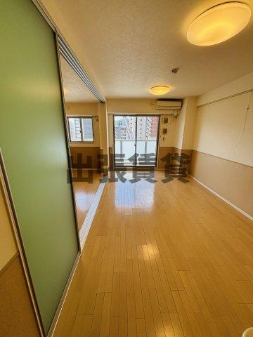 仲介手数料0円！！アトリエールの居間・リビング