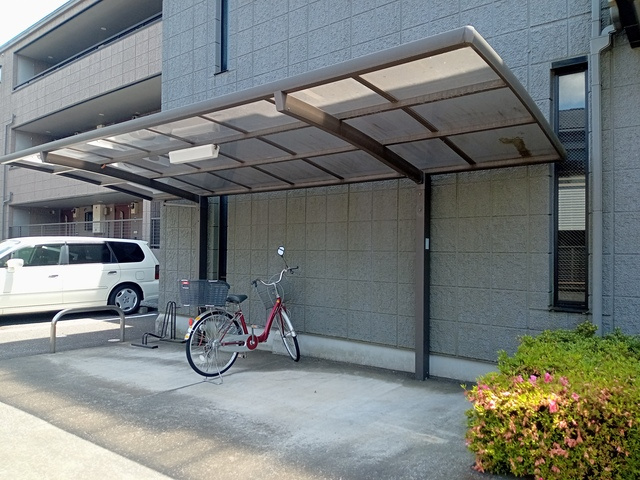 （シニア限定）コンフォート光が丘のその他共用部分|屋根付き駐輪場、無料です
