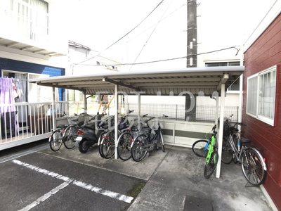 【エントランス】 | ロイヤルパートⅡ | 清潔なエントランスです