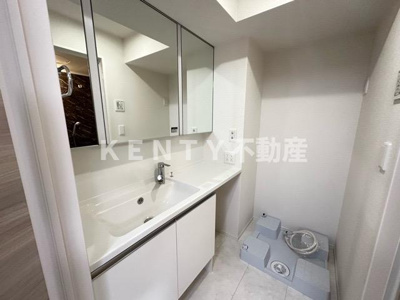 【洗面所】 | D Paina 旭町 | 明るい洗面所です