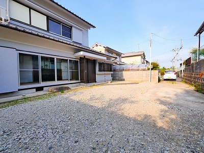 六条西５丁目戸建の駐車場