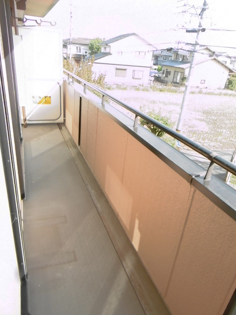 ドミールパーク江崎のバルコニー