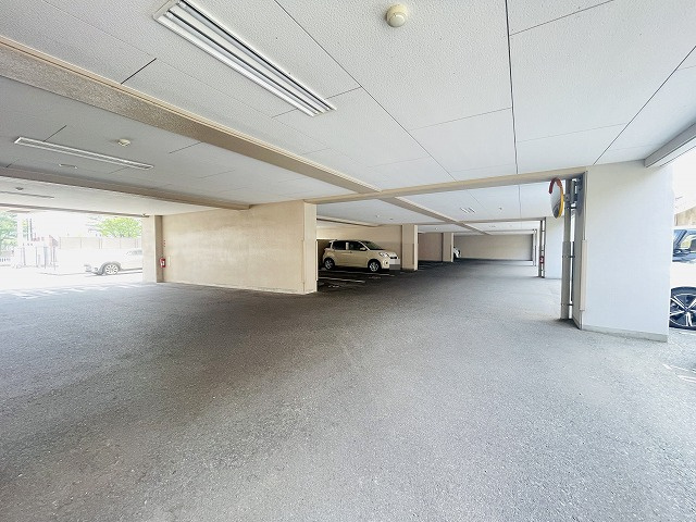 【駐車場】 | アーバンパレス春日一の谷LAKE AVENUE