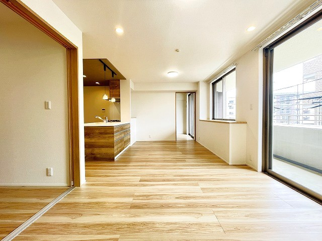 【居間・リビング】 | アーバンパレス春日一の谷LAKE AVENUE