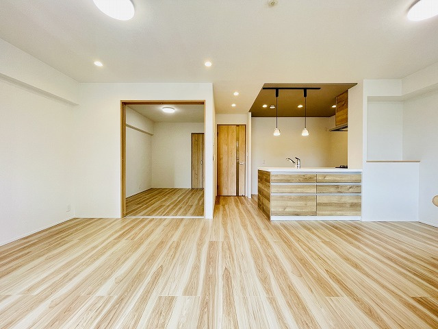 【居間・リビング】 | アーバンパレス春日一の谷LAKE AVENUE