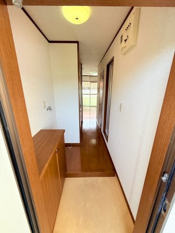 メゾンRYUの玄関