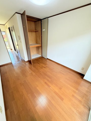 メゾンRYUの洋室