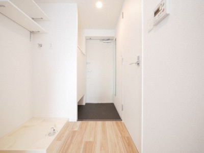 【玄関】 | セレニテ三国プリエ | 明るい玄関です